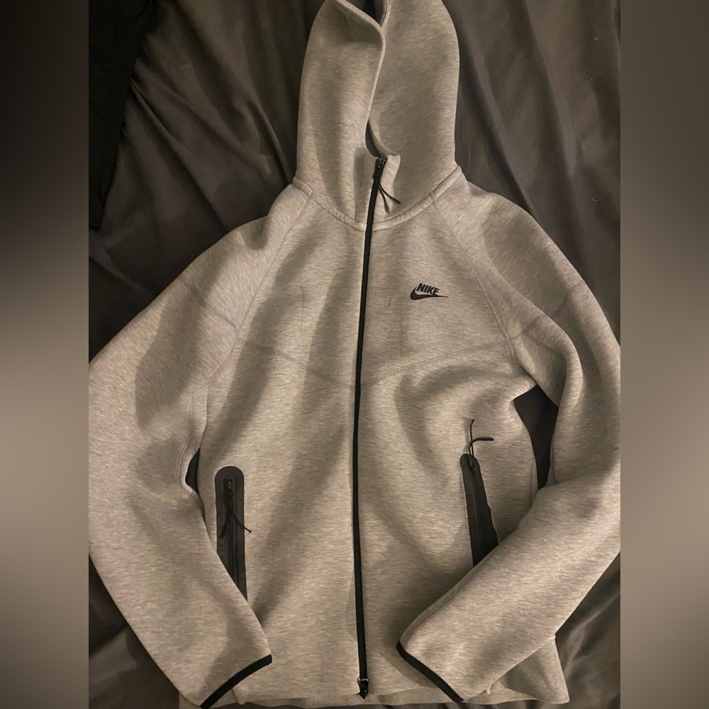 Grey Nike Tech Size Small